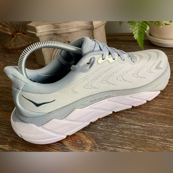 HOKA Women’s 8B Arahi 6 Running Sneaker Shoes - Picture 6 of 10